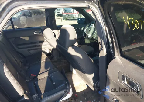 2014 Ford Police Interceptor z USA, uszkodzony, nr VIN 1FM5K8AR3EGA60439